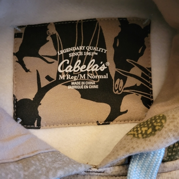 ♥️♥️NEW WITH OUT TAGS CAMO CABELAS HOODIE - Picture 4 of 5